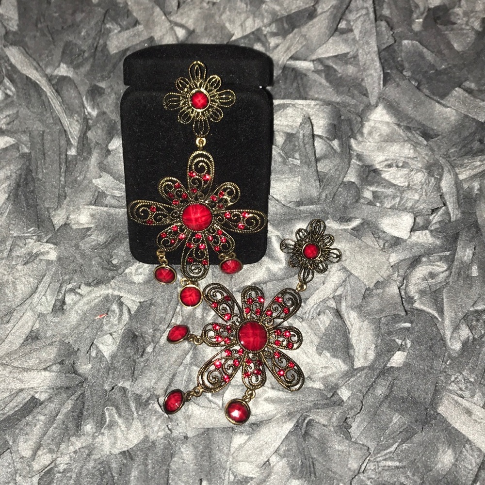 Red/bebé/earrings♥️👌🏻 - Picture 2 of 2